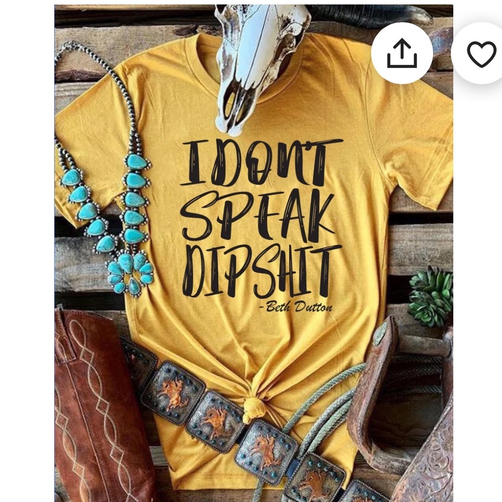 Beth Dunton Yellowstone tee 🤍